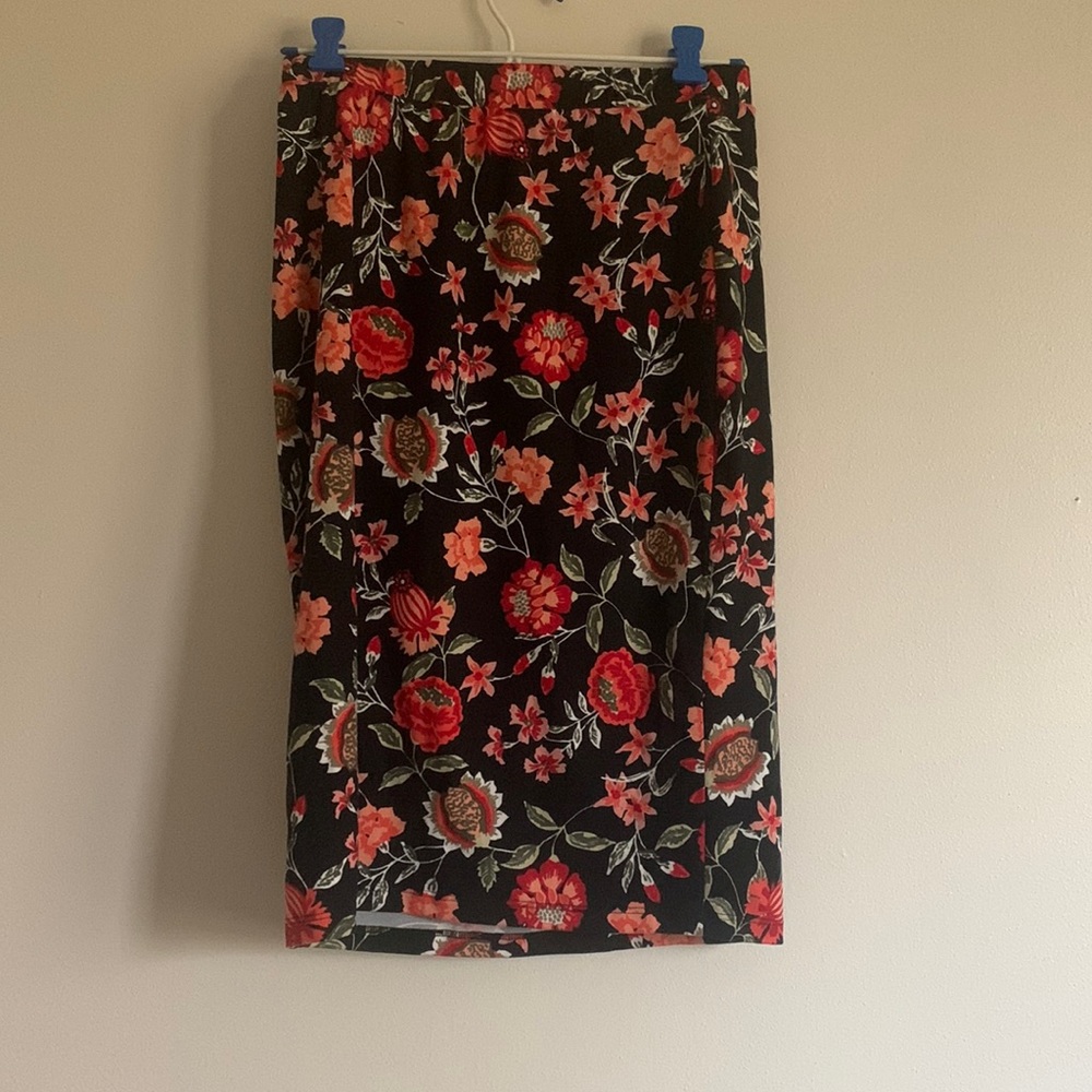 BodyCon floral business skirt